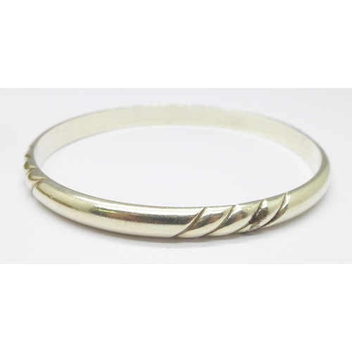 1059 - A silver bangle, Kalo of Chicago, 31g