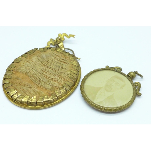 1068 - Two picture pendants