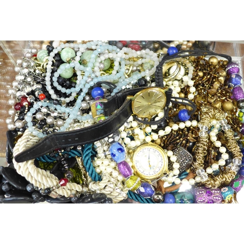 681 - Fashion jewellery and wristwatches, 2.94kg