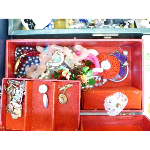 730 - A case of vintage and other costume jewellery, cufflinks, etc.