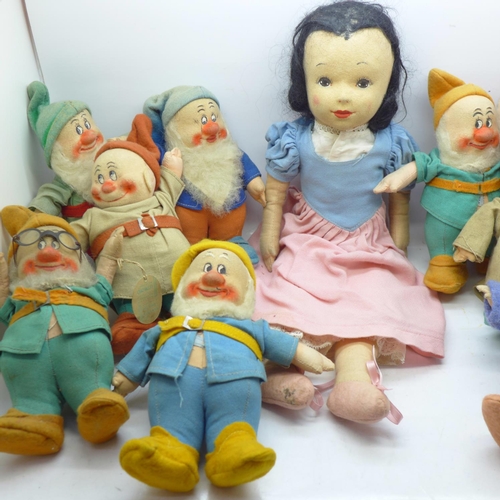 733 - Chad Valley Snow White & The Seven Dwarf figures, some duplicates