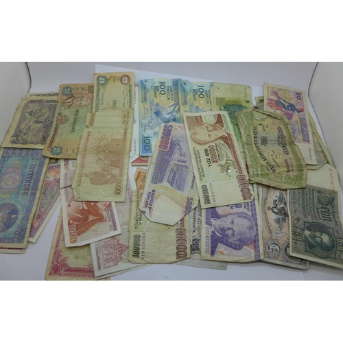 845 - Bank notes