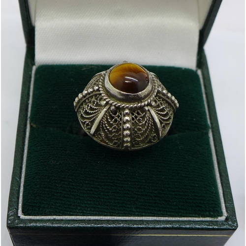 866 - Tiger's eye jewellery including silver ring and earrings