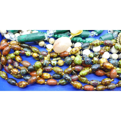 877 - Gemstone bead jewellery, including malachite, goldstone, agate, etc.