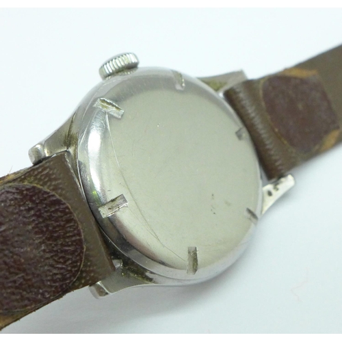 898 - A gentleman's Longines wristwatch, dating to 1944, 30mm case