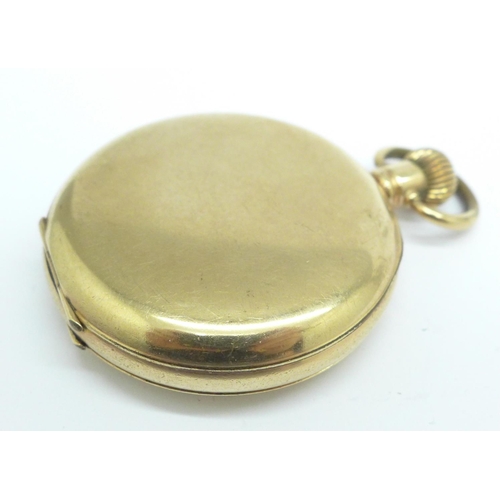 917 - A Waltham gold plated pocket watch