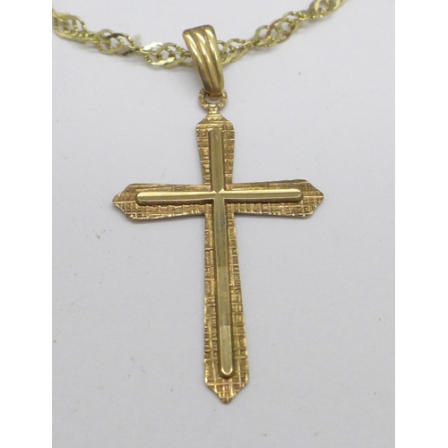 958 - A 9ct gold cross pendant and chain, 3.8g