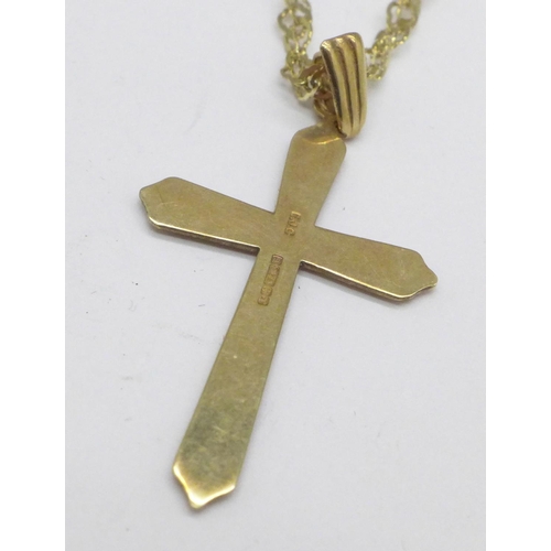 958 - A 9ct gold cross pendant and chain, 3.8g