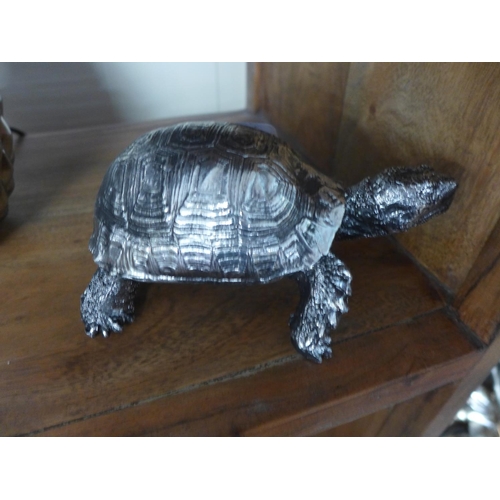 1454 - A silver effect model of a tortoise (DVM1906)   #