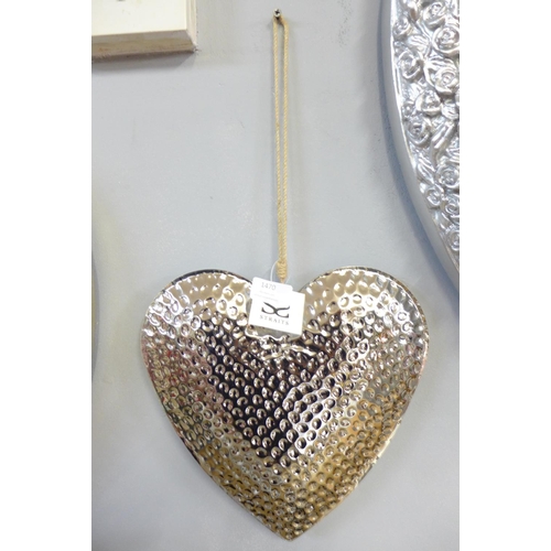 1470 - A hammered effect hanging silver heart (2064008)   #