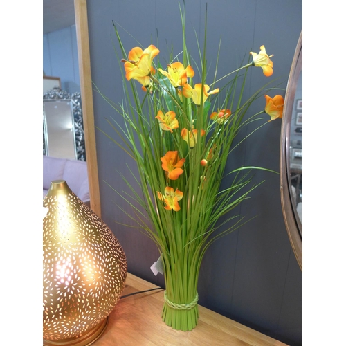 1504 - A 70cm grass sheaf of orange flowers (2360309)   #