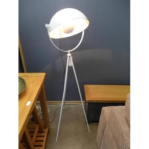 1507 - A white and gold diffused tripod floor lamp (3212142)   #