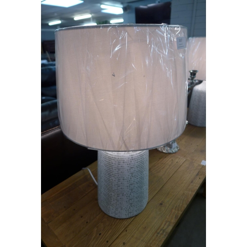 1515 - A grey and white vintage style table lamp with shade (423950)   #