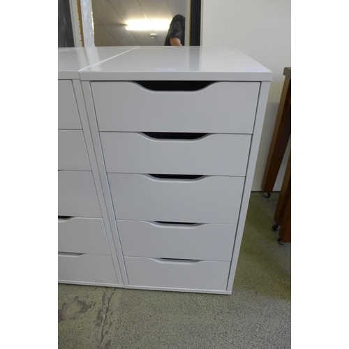 1815 - A white chest of five drawers - a/f