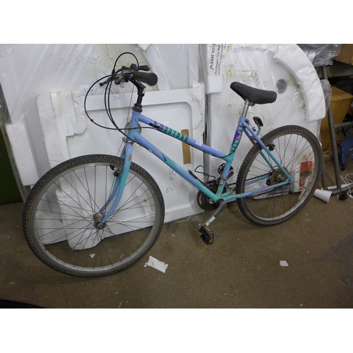 2351 - Raleigh Montana lady's mountain bike