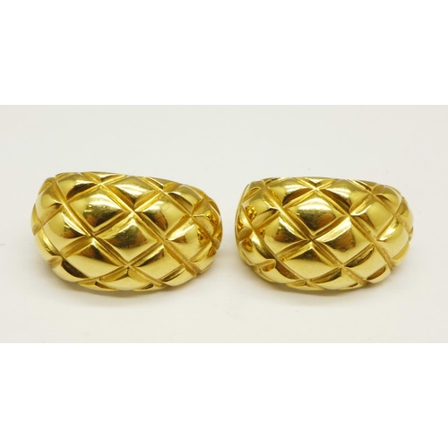 1083 - A pair of 18ct gold earrings, marked Chimento and 750, 12.7g