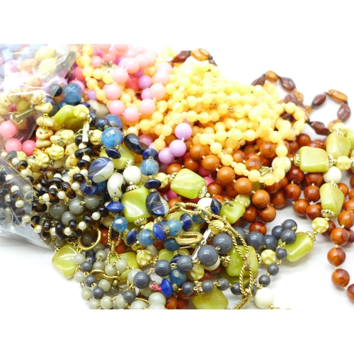 669 - Plastic bead jewellery including vintage