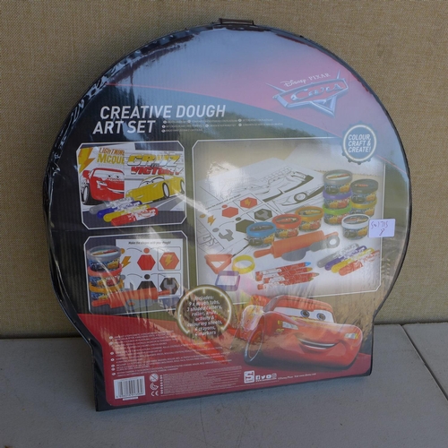 2066 - 6 Cars, Creative Dough art sets - unused