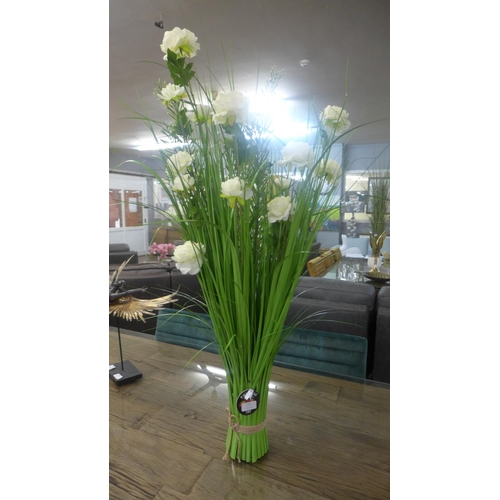 1351 - A 100cm sheaf of white roses  (2603316)