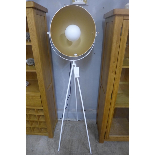 1424 - A white and gold diffused tripod floor lamp (3212142)   #