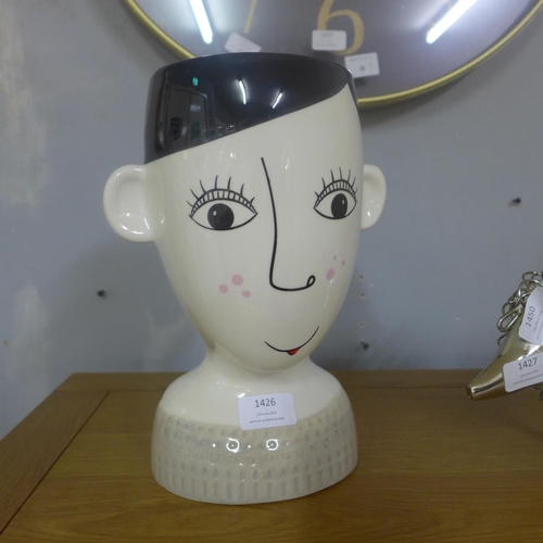 1426 - A ceramic Doodle female freckled face vase (FPC1811)   #