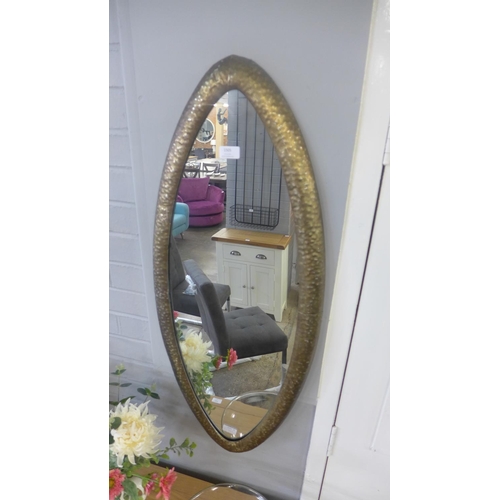 1505 - A hammered gilt oval mirror (1972724)   #