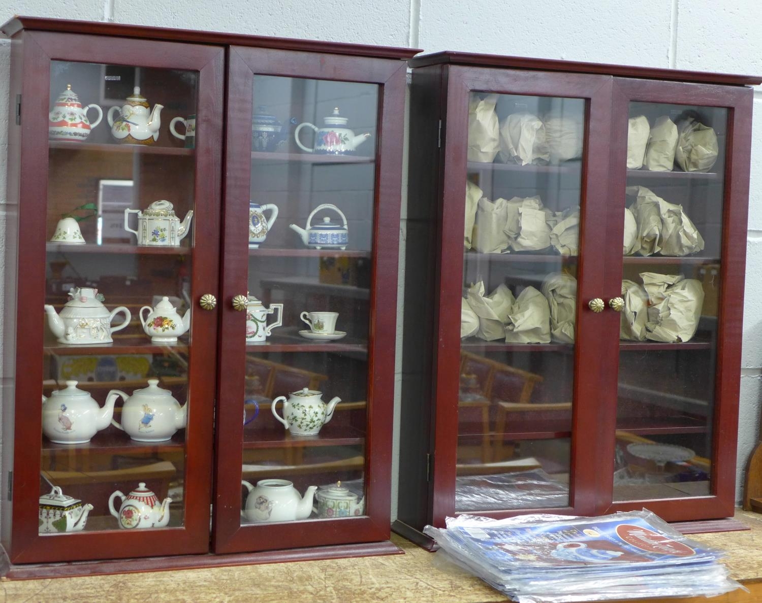 Teapot deals display shelf