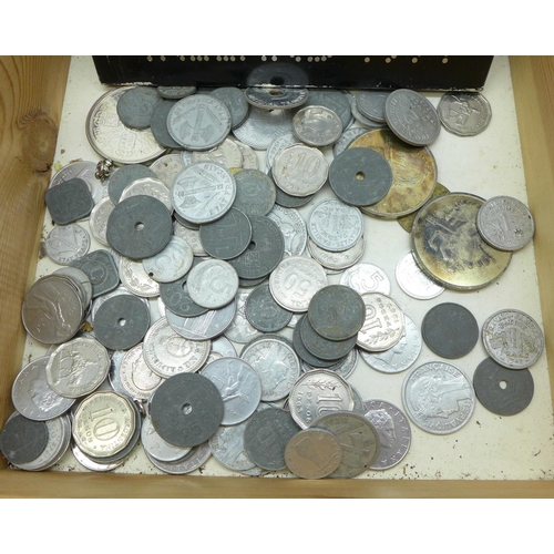 845 - Assorted banknotes, coin sets and foreign coins