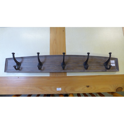 1786 - A rustic wall mounted coat rack