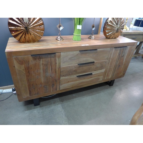 1501 - A Matrix light sideboard