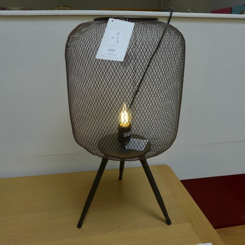 1600 - A Granville industrial tripod table lamp    (FG706730)