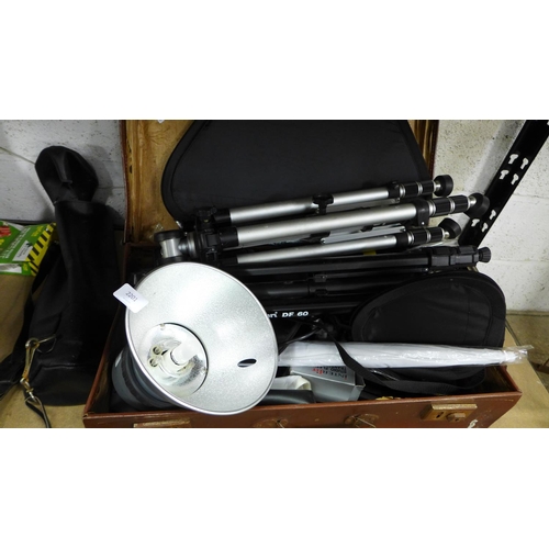 2201 - Qty. of photographic equipment:- 2 lights, light cover, 2 umbrellas, pads, 2 tripods:- Hi-Ace 1000 D... 