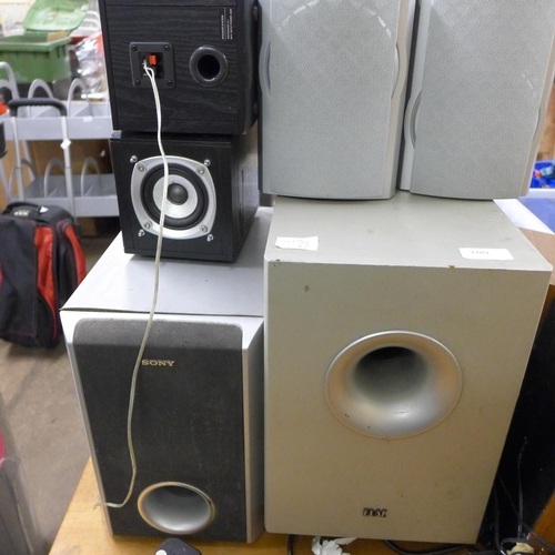 2289 - 2 Subwoofers (Sony & Elac), 2 pairs of speakers