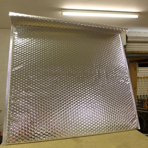 2382 - Box of approx. 50 metallised aluminium bubble insulation bags - size approx. 645 x 560mm