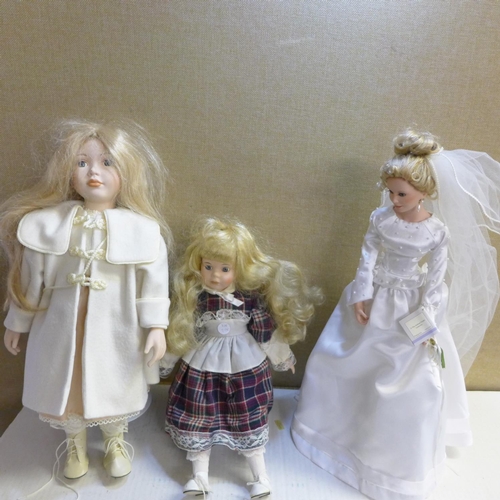 2082 - 8 Porcelain dolls - various inc. some collectable