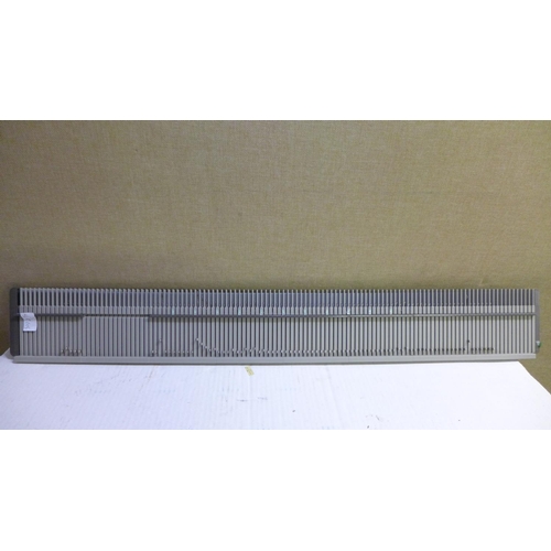 2103 - Knitting machine accessories