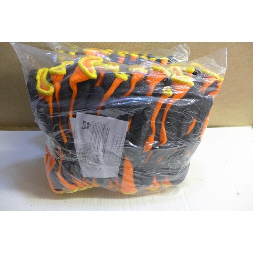 2118 - 24 Pairs of thermal gloves - unworn - this lot is subject to VAT