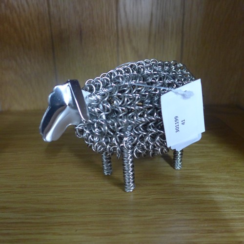 1451 - A metal wiggle lamb (WGSHCN05)   #