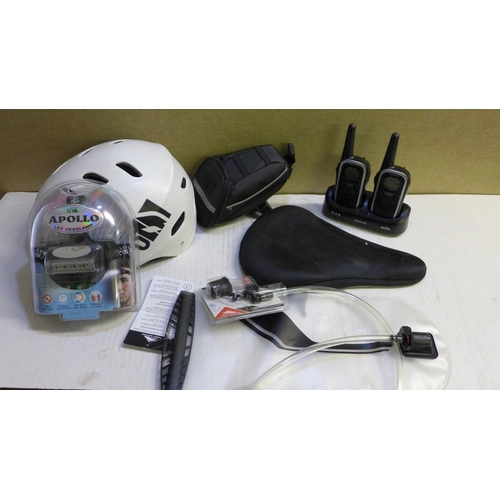 2172 - Mixed lot: bicycle accessories; hydration water carrier - unused, Bikehut handle bars - unused, cycl... 