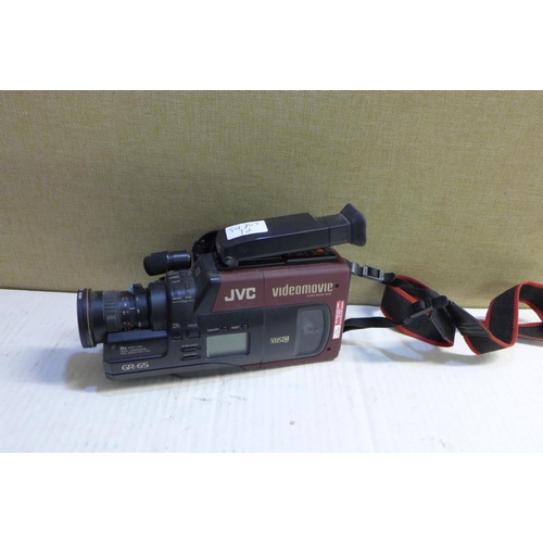 2176 - JVC Videomovie flying eraser head camera-recorder/player with power supply & instructions - in case