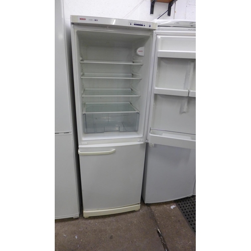 2208 - Bosch 6' 50/50 fridge freezer