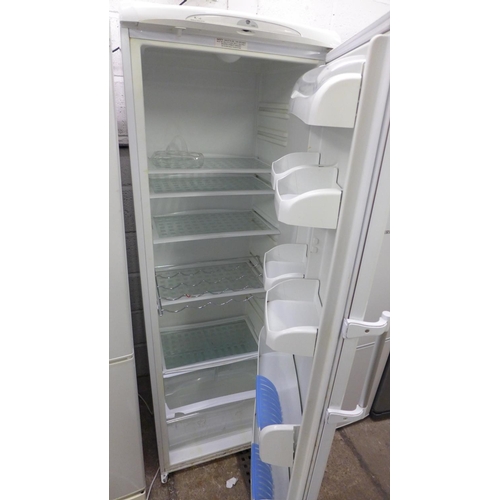 2209 - Hotpoint Future 6' fridge