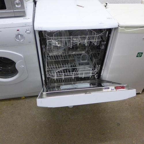 2216 - Hotpoint Aquarius FDM550 dishwasher - W