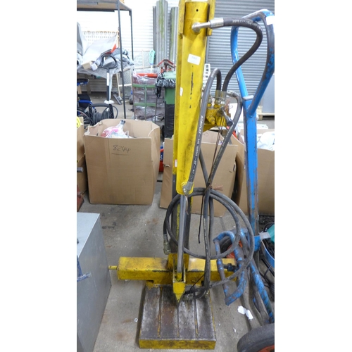 2253 - Hydraulic log splitter