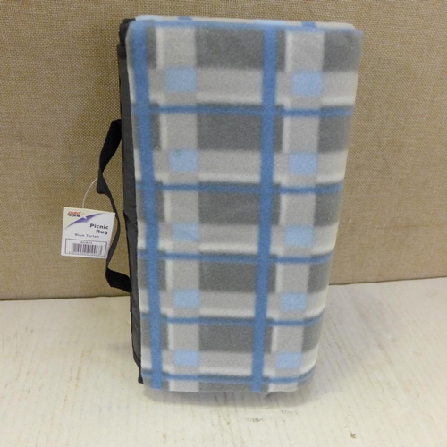 2316 - 5 Unused car picnic blankets