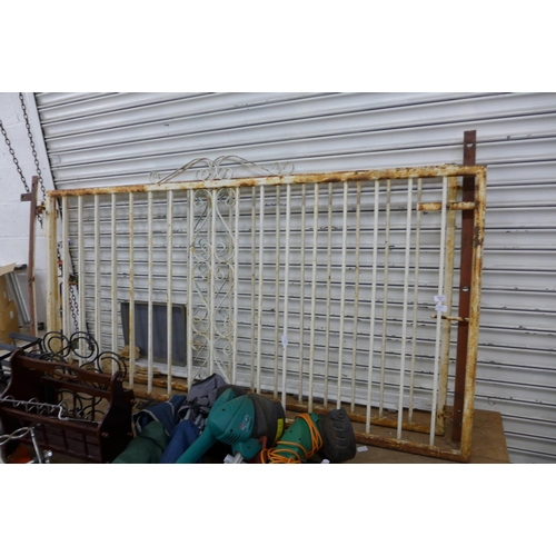 2395 - Pr. of wrought iron driveway gates - approx. 14' in length, height 1 mtr