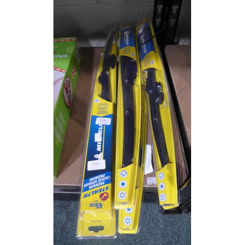 3137 - 4 Michelin Stealth Wiper Blades (201, 202)      (Ajs 187)  Rrp £6.49 + Vat * This Lot Is Subject To ... 