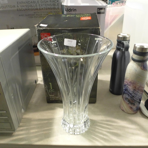 3322 - An Rcr Crystal Vertigo Vase   (189-375) * This lot is subject to vat