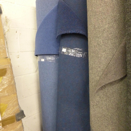 2996 - 2 rolls of blue contract carpet (light blue, dark blue) - approx. 14sq mtrs in total