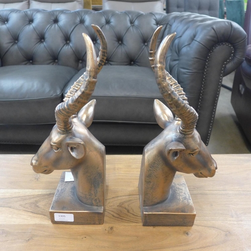 1339 - A large pair of antelope head bookends (BB025)   #